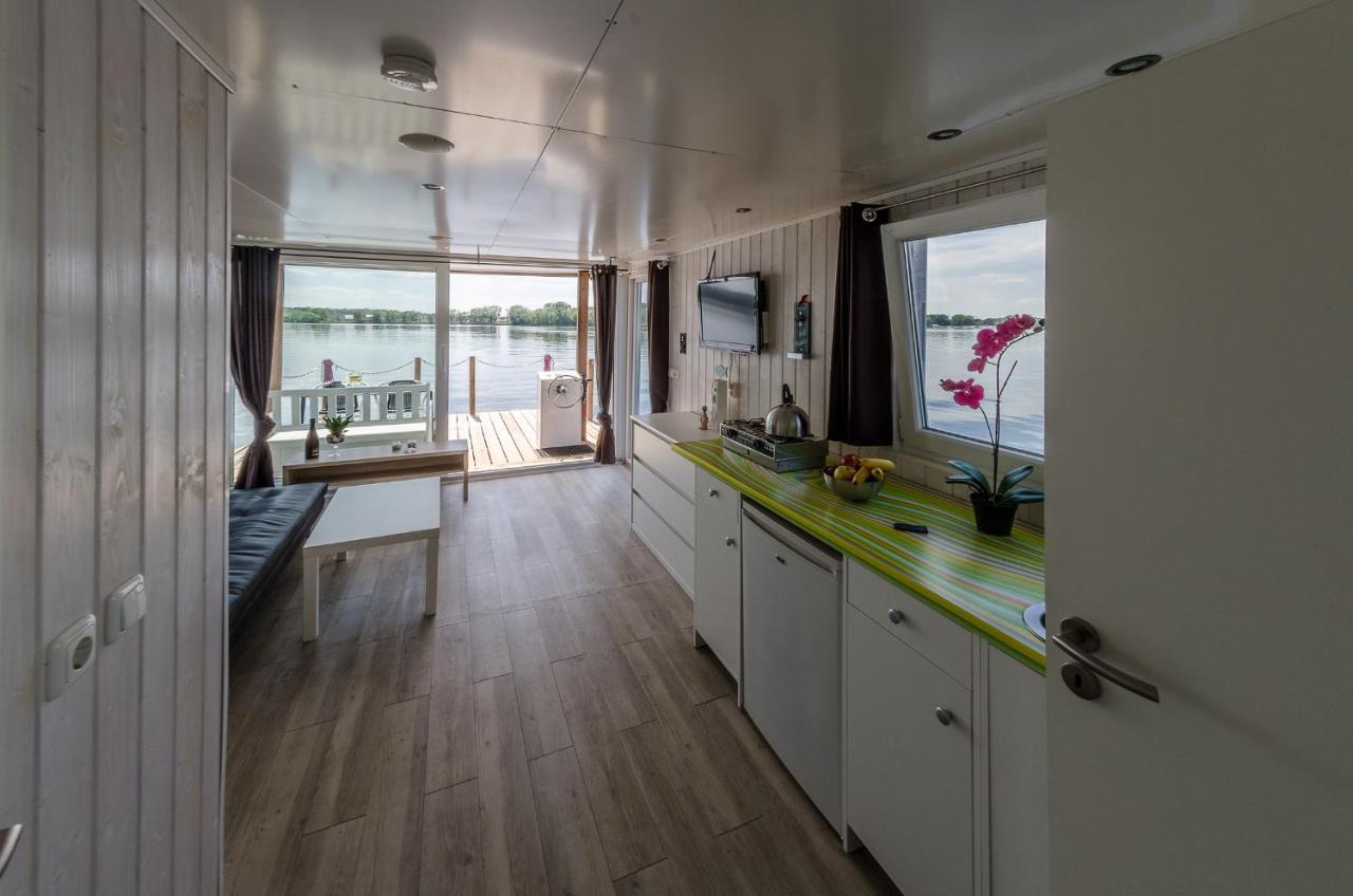 فندق Feststehendes Hausboot Kolonie Zern المظهر الخارجي الصورة