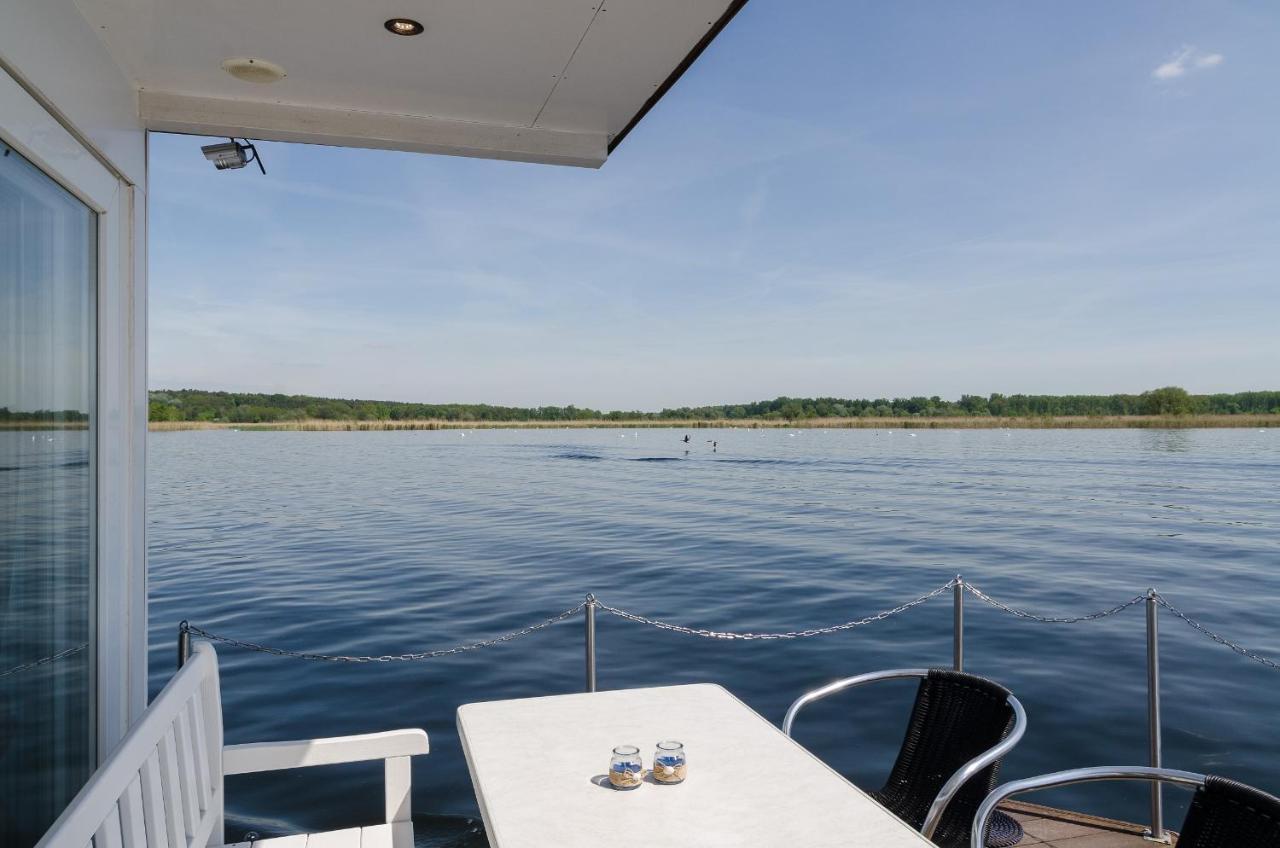 فندق Feststehendes Hausboot Kolonie Zern المظهر الخارجي الصورة